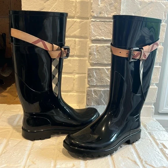 Burberry | Shoes | Burberry Kenyon Nova Check Belt Rain Snow  Burberry Women\'s Kenyon Nova Belt
Rainboots Size: 38 Made in Italy main image 1